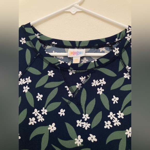 LuLaRoe Hailey top — Dark Navy Floral Print, size XXS. - Picture 4 of 7